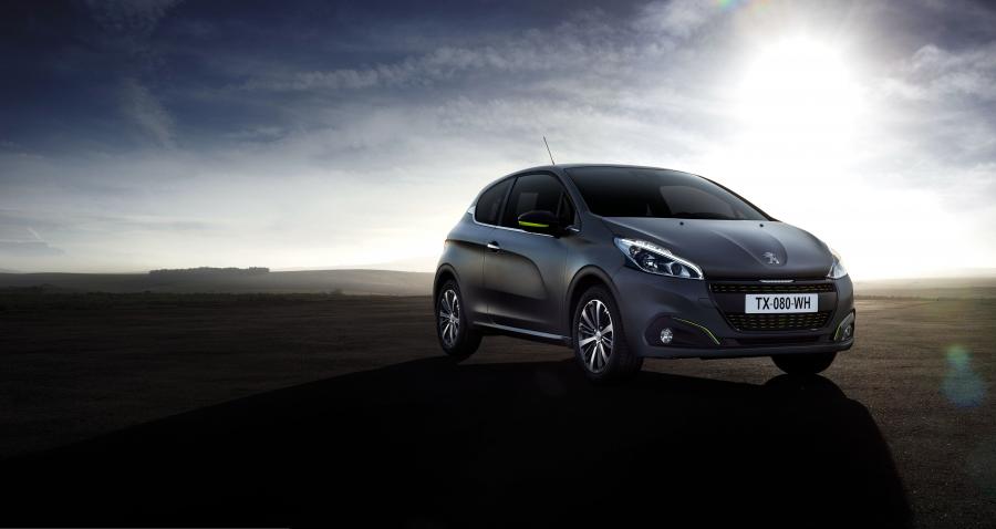  Peugeot 208 Ice Silver 2015 года  (фото 6 из 18)